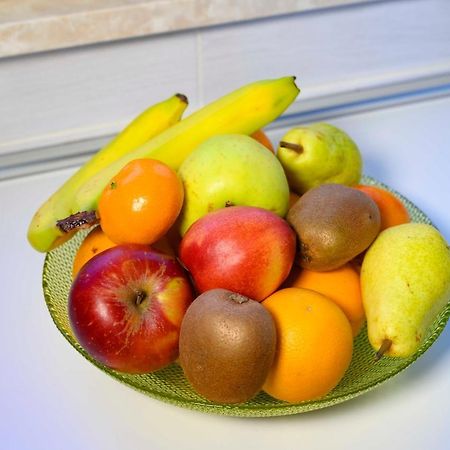 Intero Appartamento Con Giardino E Colazione Dario 帕爾馬 外观 照片