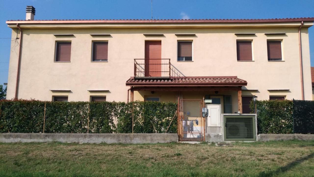 Intero Appartamento Con Giardino E Colazione Dario 帕爾馬 外观 照片